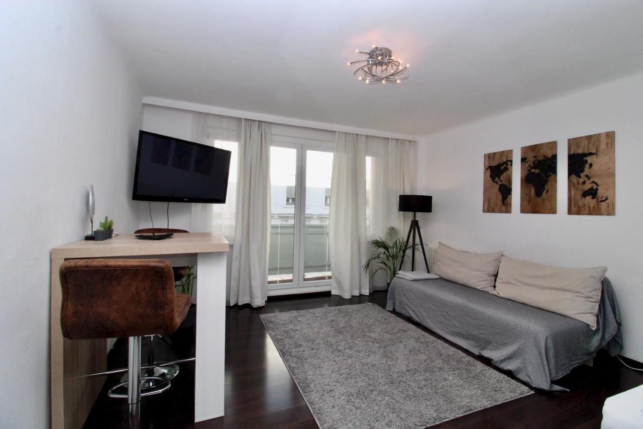 Balcony Apartment - Next To Opera Відень Екстер'єр фото